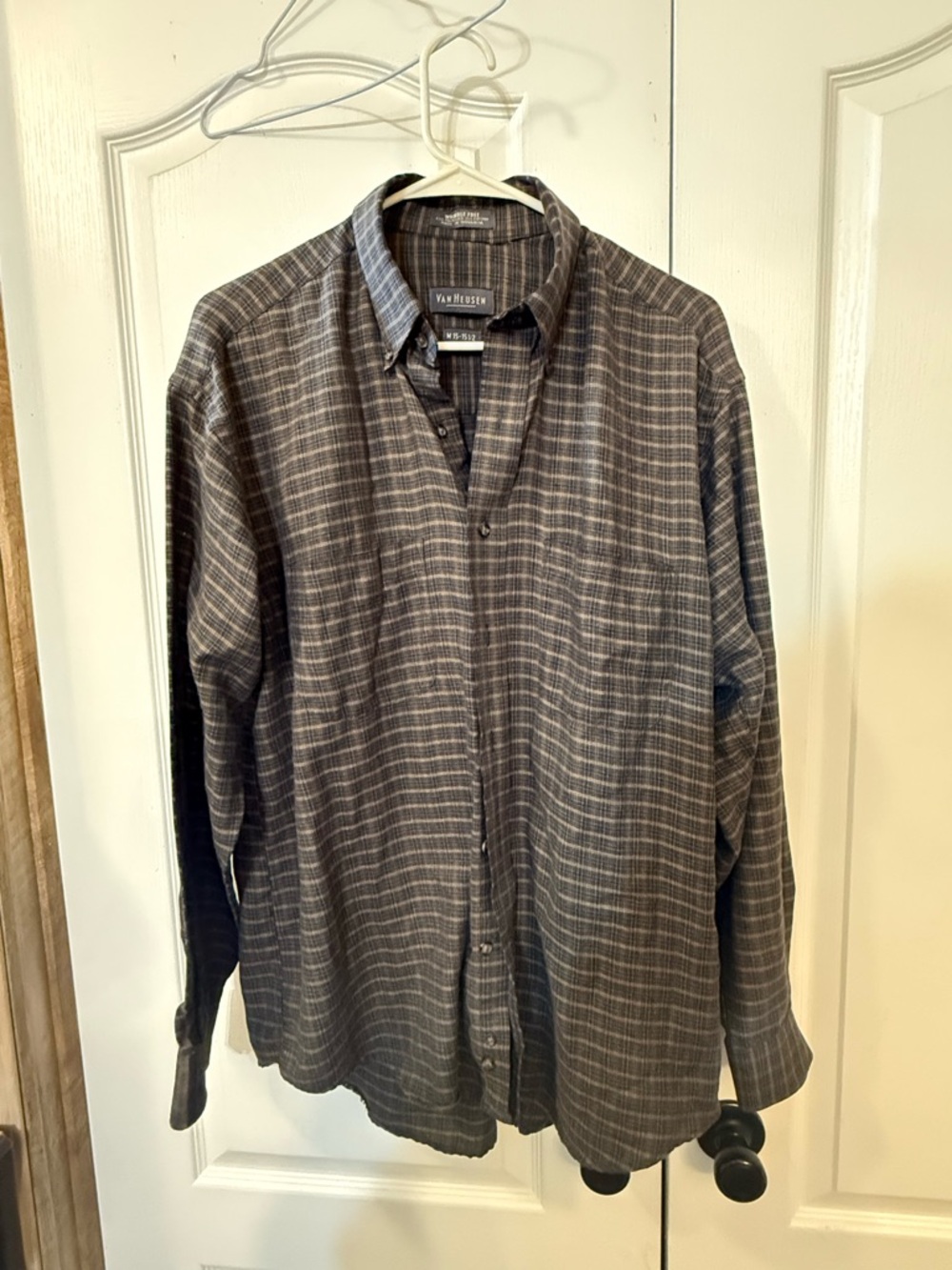 Van Heusen Men’s Charcoal Plaid Button-Down Shirt